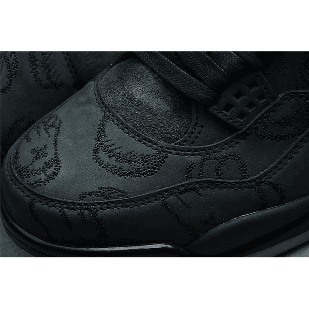 Jordan retro 4 x Kaws black 5