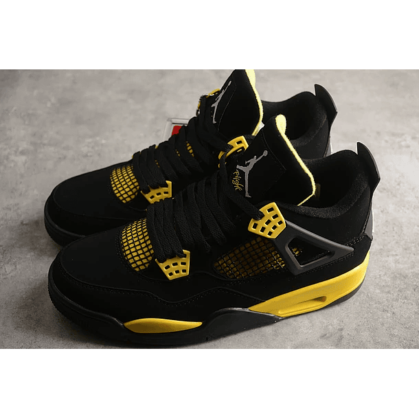 Jordan retro 4 thunder 5
