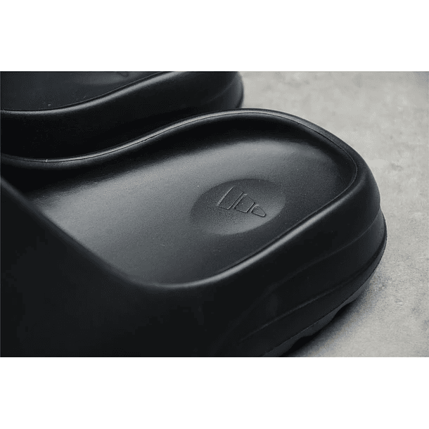 Yeezy Slide onyx 4