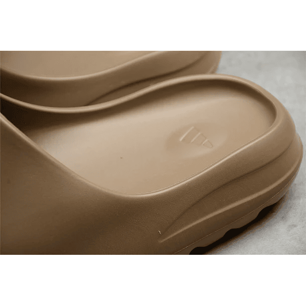 Yeezy Slide kakhi 4