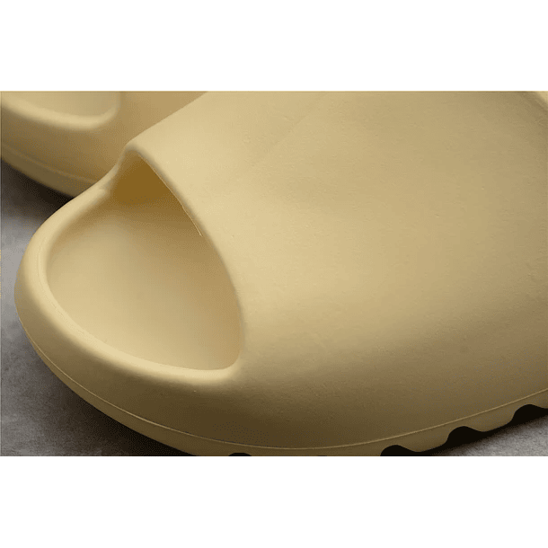 Yeezy Slide crudo 3
