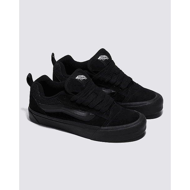 Vans Knu Skool triple black 2