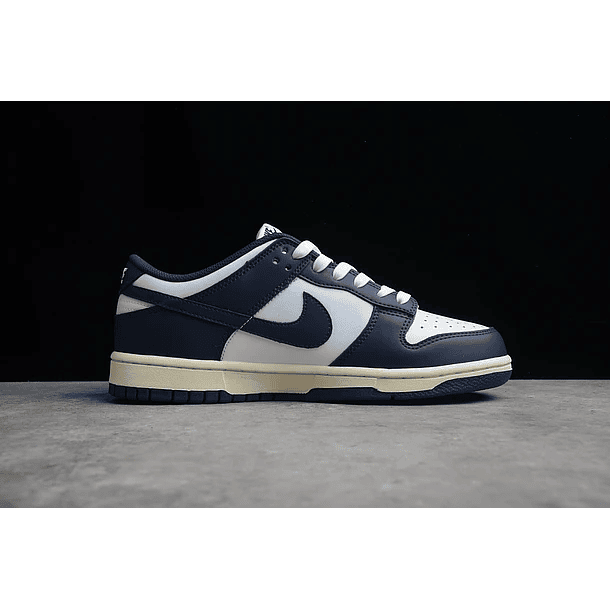 Dunk low vintage navy 2