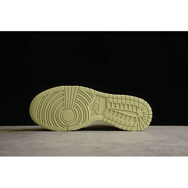 Dunk low velcro tongue 3