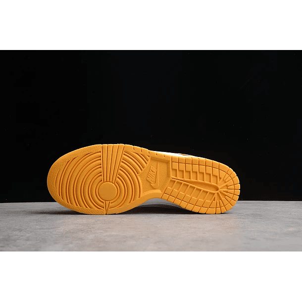Dunk low university gold 3