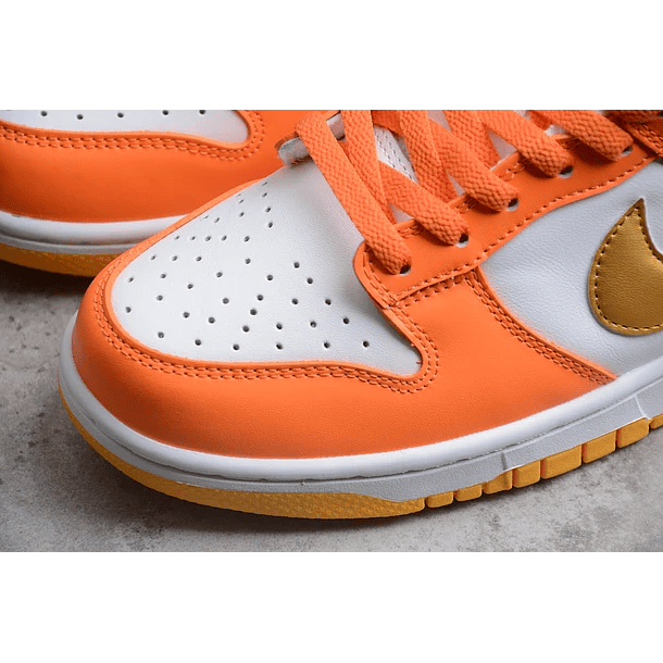 Dunk low university gold 6