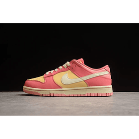 Dunk low strawberry peach