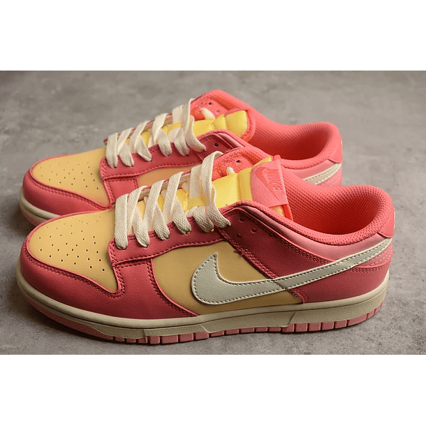 Dunk low strawberry peach 5