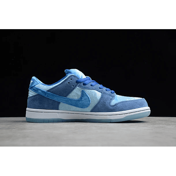 Dunk low strangelove blue 2