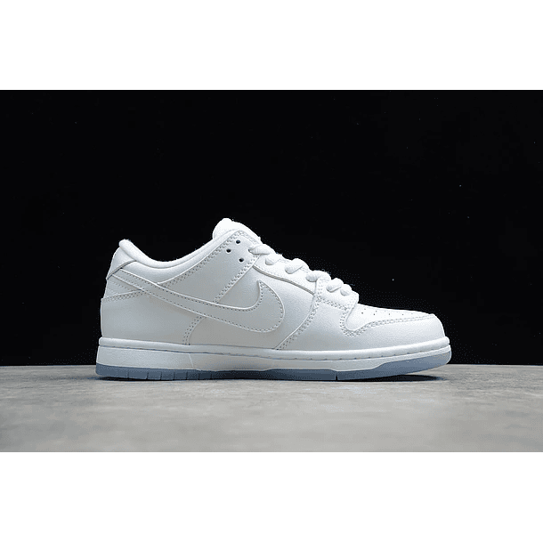 Dunk low SB white ice 2