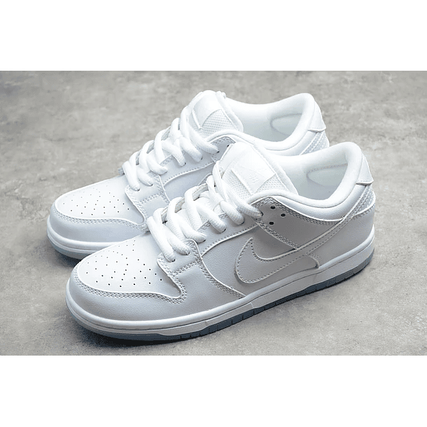 Dunk low SB white ice 5