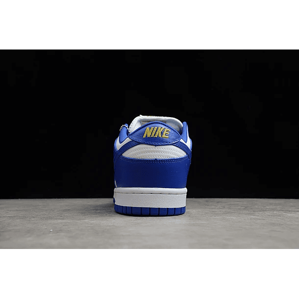 Dunk low sb supreme royal blue 4