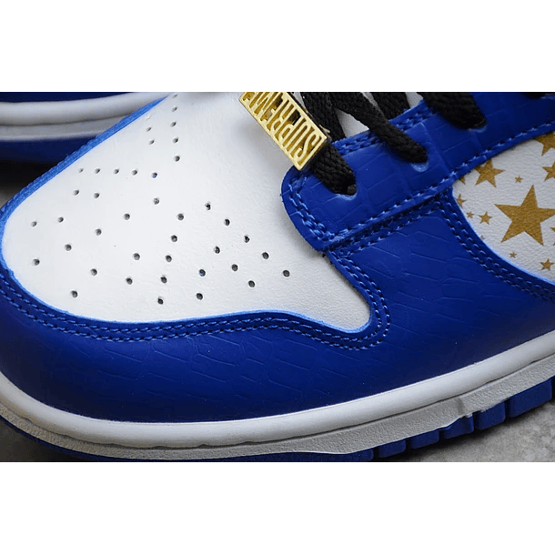 Dunk low sb supreme royal blue 6