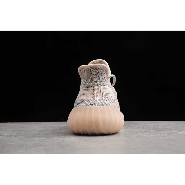 Yeezy boost 350 v2 synth reflective 4