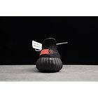 Yeezy boost 350 v2 red stripe 4