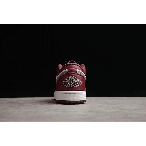 Jordan 1 low bordeaux 3
