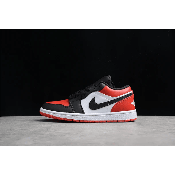 Jordan 1 low bred toe 1