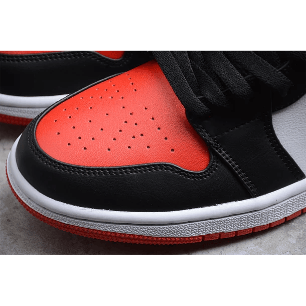Jordan 1 low bred toe 5
