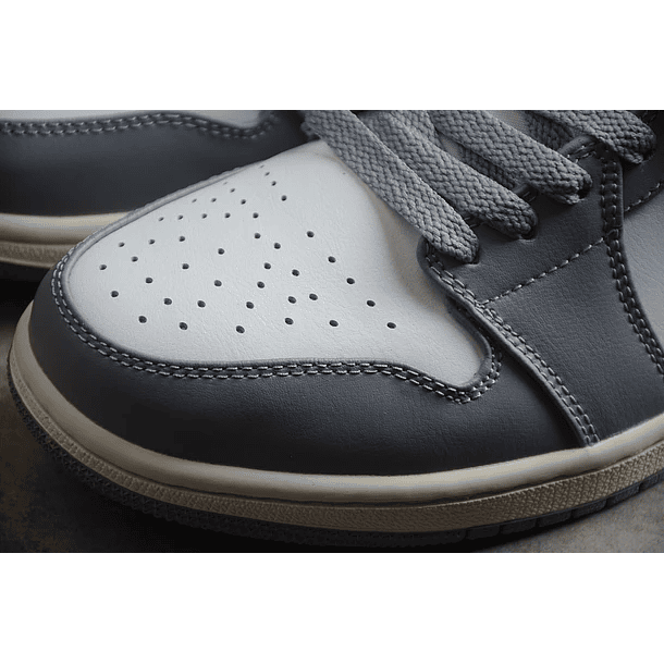 Jordan 1 low vintage grey 5