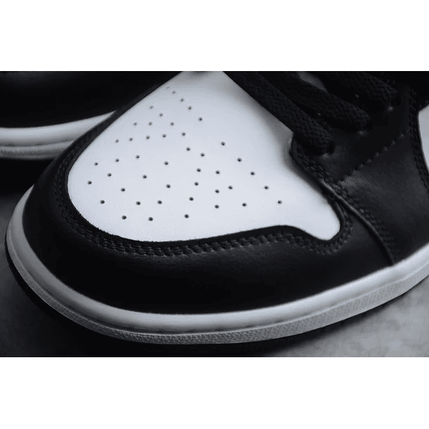 Jordan 1 low university blue white 5