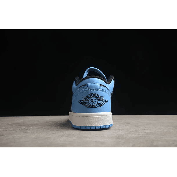 Jordan 1 low university blue 3