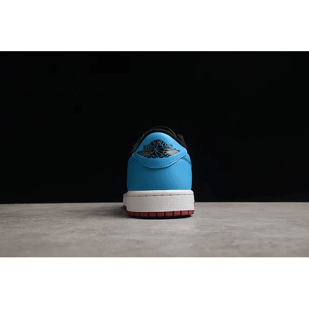 Jordan 1 low unc to chicago 3