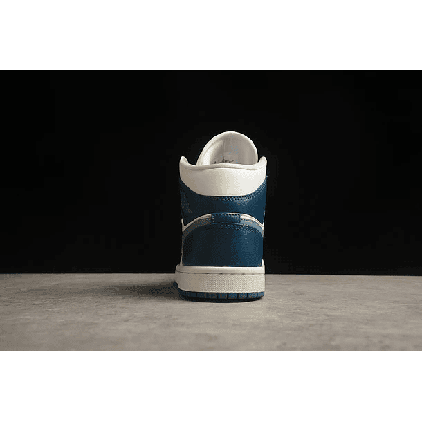 Jordan 1 Mid sky j french blue 3