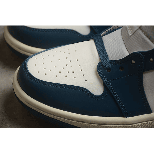 Jordan 1 Mid sky j french blue 5