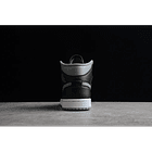 Jordan 1 mid shadow 3