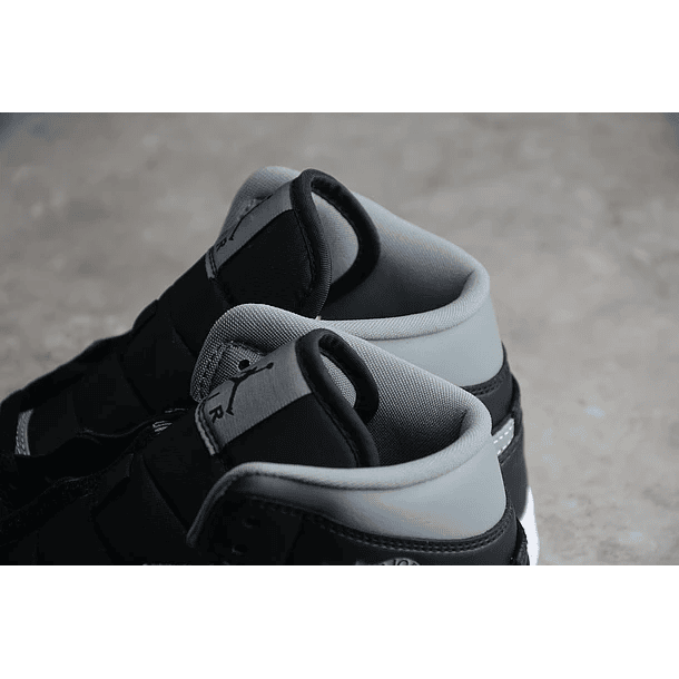 Jordan 1 mid shadow 6