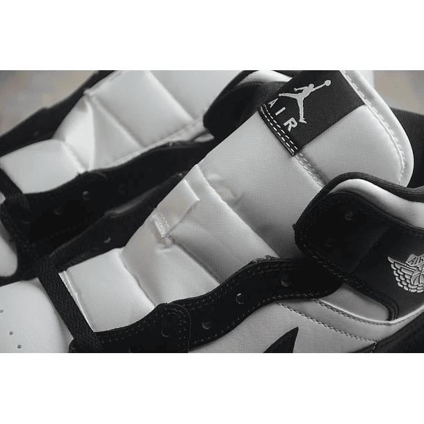 Jordan 1 mid panda 5