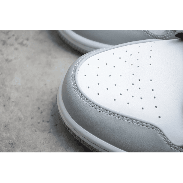 Jordan 1 mid light smoke grey 6