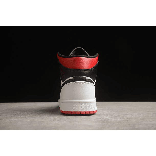 Jordan 1 Mid Gym Red/Black Toe 3