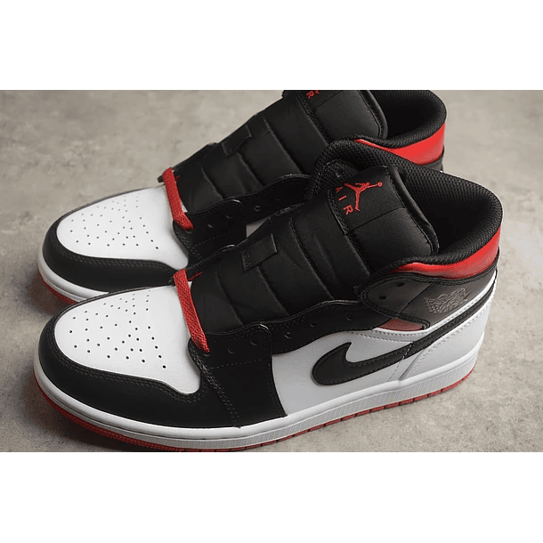 Jordan 1 Mid Gym Red/Black Toe 4