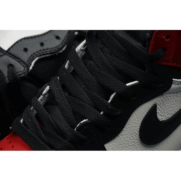 Jordan 1 mid bred toe 5