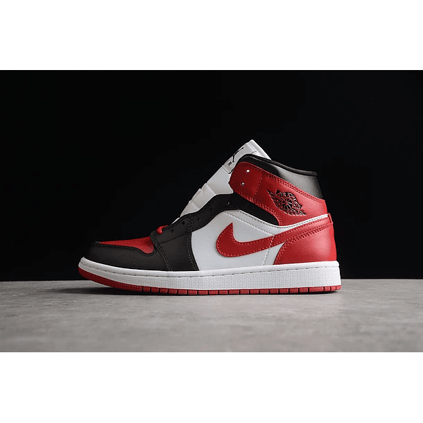 jordan 1 mid Alternate Bred toe 1