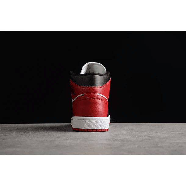 jordan 1 mid Alternate Bred toe 4