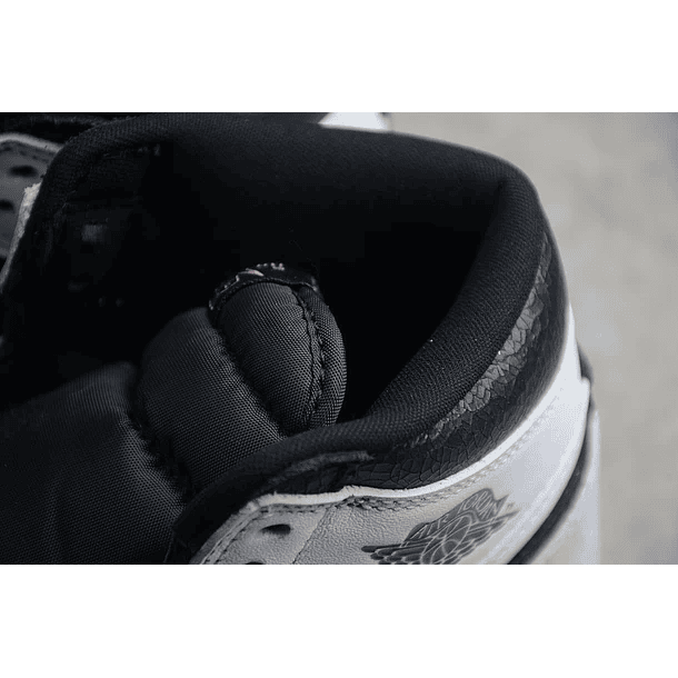 Jordan 1 High OG Stage Haze 4