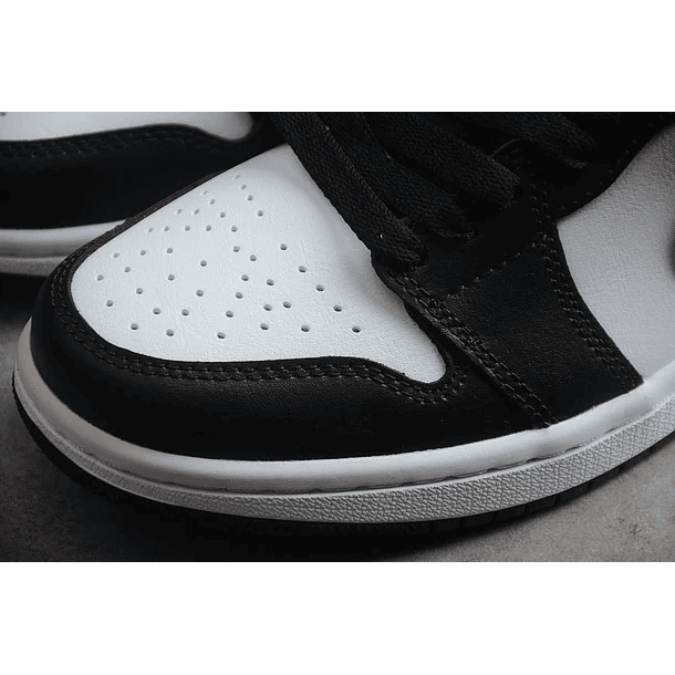 Jordan 1 low siren red 6