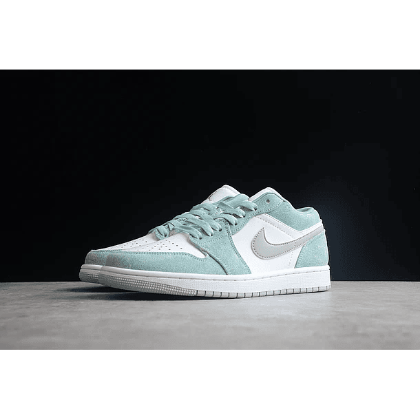 jordan 1 low new emerald 2
