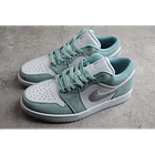 jordan 1 low new emerald 4