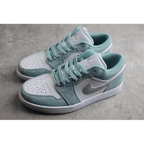 jordan 1 low new emerald 4