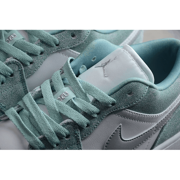 jordan 1 low new emerald 5