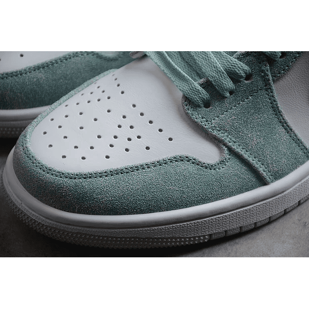 jordan 1 low new emerald 6