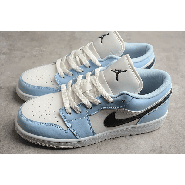 Jordan 1 low ice blue black 4