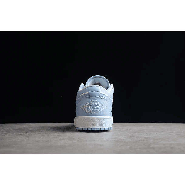 Jordan 1 low ice blue 3