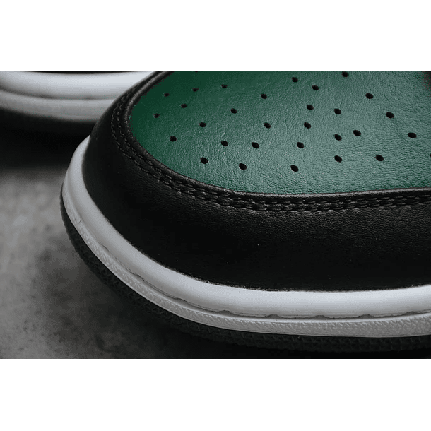 Jordan 1 low green toe 6