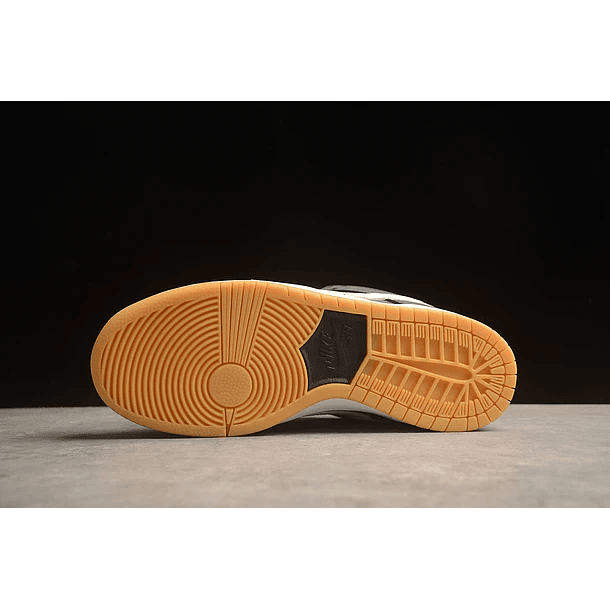 Dunk low sb black gum 3