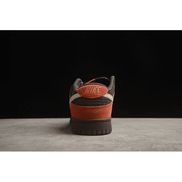 Dunk low red panda 4