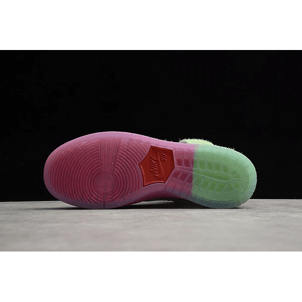 Dunk high strawberry cough 3